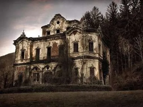 10 ngôi nhà bỏ hoang nổi tiếng thế giới