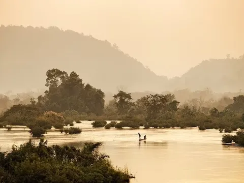 Vẻ đẹp bên sông Mekong ở Lào