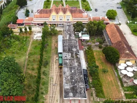 Trải nghiệm tuyến đường sắt độc đáo nhất thế giới ở Việt Nam