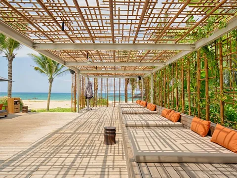 Wink Hotels tại Đà Nẵng gây ấn tượng với bãi biển Blush Beach Club