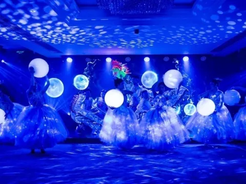 Ấn tượng show nghệ thuật đa phương tiện đầu tiên trên vịnh Hạ Long