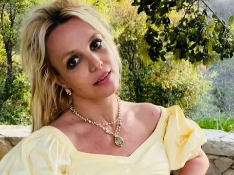 Britney Spears tan nát cõi lòng khi bị con bịa chuyện tái nghiện