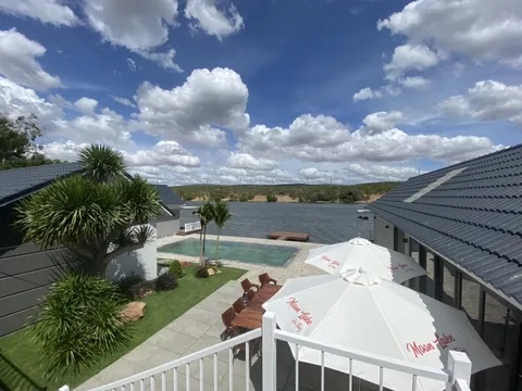 Khách sạn công khai xây dựng xâm phạm thắng cảnh quốc gia Bàu Trắng