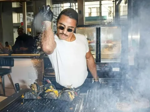 Cửa hàng burger ở New York của 'thánh rắc muối' đóng cửa