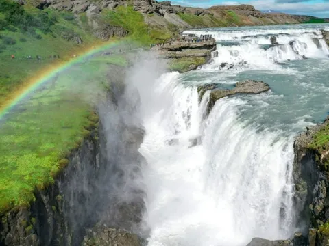 10 thác nước ấn tượng nhất thế giới