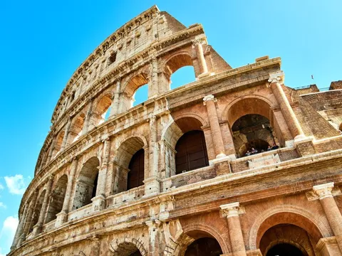 7 đấu trường nổi tiếng không ở Rome