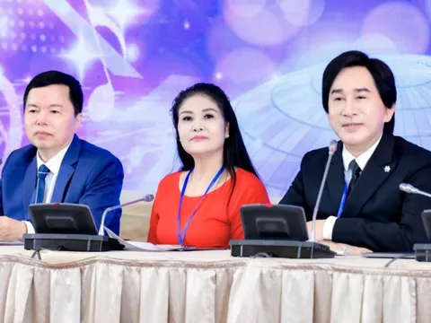 Kim Tử Long ngồi "ghế nóng" cuộc thi "Tìm kiếm tài năng trình diễn Dân ca và Bolero Việt Nam 2023"