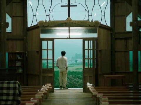 “Bên trong vỏ kén vàng” từ Cannes đến rạp Việt