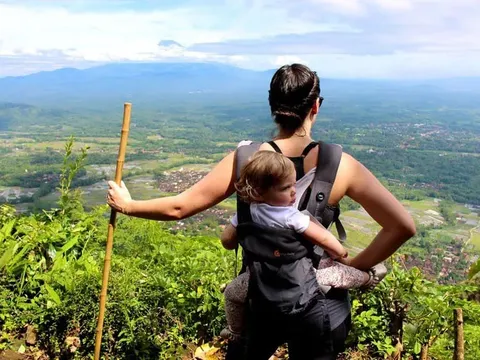 Cùng con đi du lịch