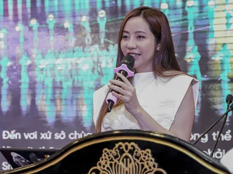 Mới lạ sân khấu thực cảnh trên sông Sài Gòn