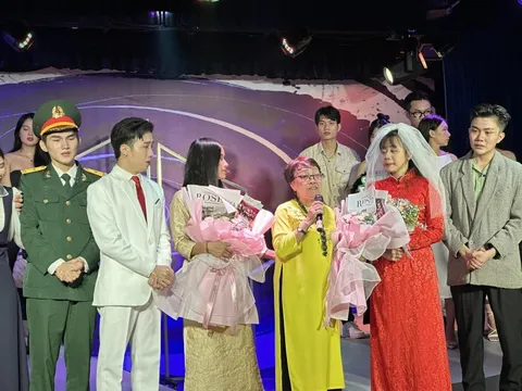 Xúc động với vở "Con mắt thời gian" của đạo diễn Nguyễn Hồng Dung