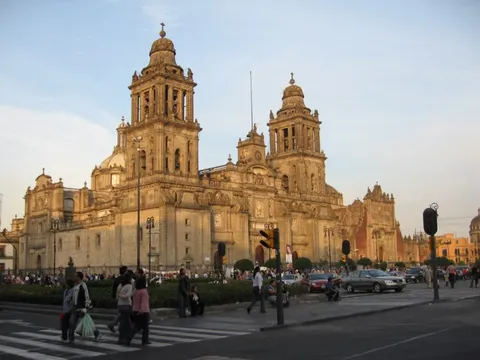 Nhà thờ kỳ vĩ giữa Mexico City