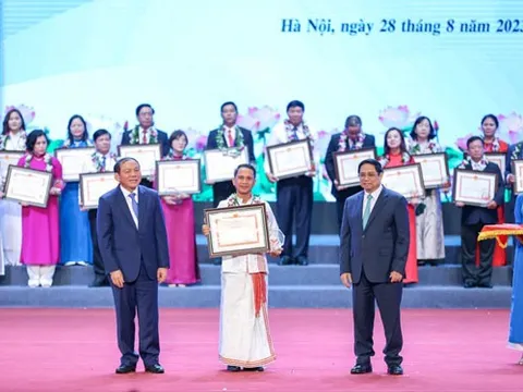 Phát huy các giá trị văn hóa của dân tộc