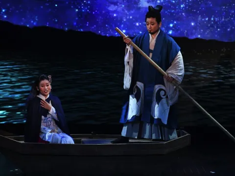 Hoàng Thái tử Nhật Bản và Công nương dự ra mắt vở opera "Công nữ Anio"