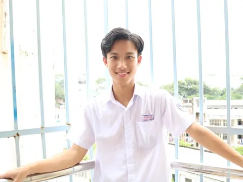 Võ Việt Phương và sinh viên mang trăng thu đến bản nghèo