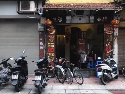 Quán phở đỏ Xín Mần tráng tay ở Hà Nội