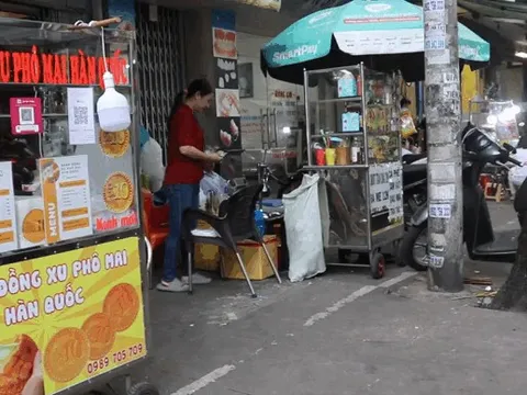 VIDEO: Bánh đồng xu phô mai hết “sốt”, vắng bóng khách mua