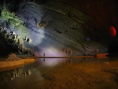 3 ngày khám phá hang động ở biên giới Việt - Lào
