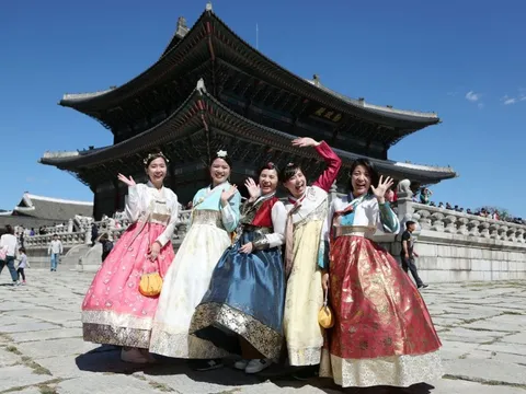 Vừa đi Hàn Quốc về, khách Việt có kế hoạch đi tiếp khi có tin nới visa