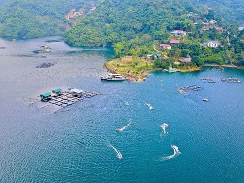 Bản Bích Trụ vùng lòng hồ sông Đà có nhiều tiềm năng du lịch