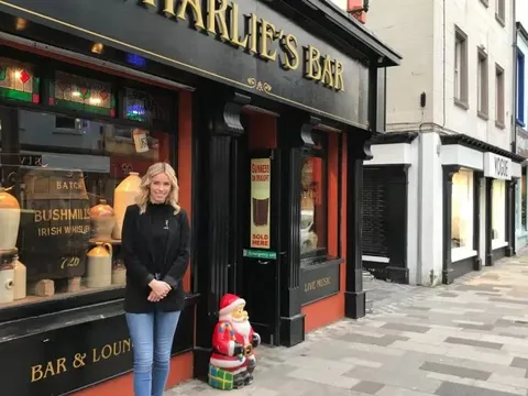 Quán bar bỗng dưng nổi tiếng khắp thế giới sau một video ngắn