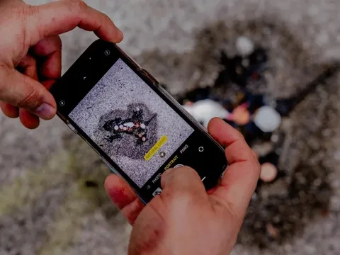 Bỗng dưng thành điểm nóng du lịch vì một vết lõm bí ẩn