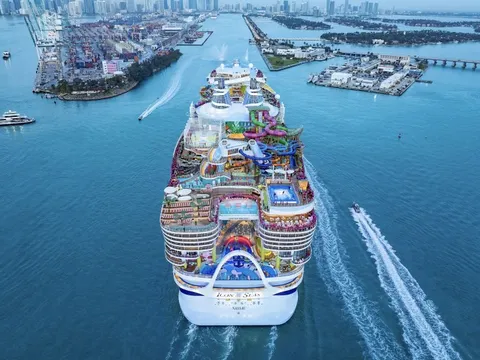 Câu hỏi lớn bao trùm siêu du thuyền lớn nhất thế giới