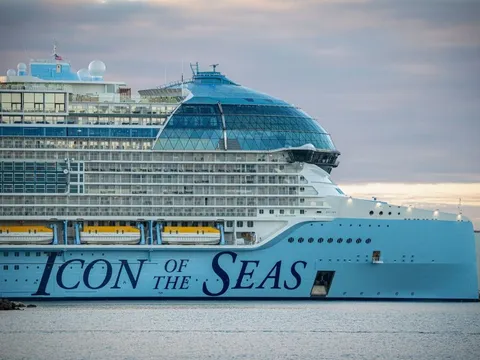 'Nghịch lý' phòng ngủ bên trong siêu du thuyền lớn nhất thế giới