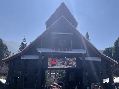 Một mình 'đuổi theo bóng anh đào' ở Đài Loan