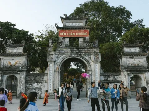 Ngôi đền thờ Đức Thánh Trần trên đất kho lương