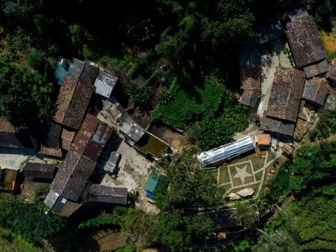 Tết cộng đồng của người Mông dưới chân cột cờ Lũng Cú