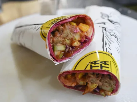 Mang món bánh đường phố Trung Đông từ Ukraine về Hà Nội