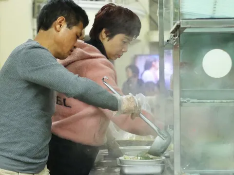 Mì vằn thắn của ông chủ gốc Hoa chinh phục khách Hà Nội