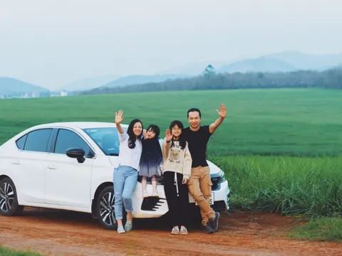 Đồng cỏ hơn 2.300 ha ven đường Hồ Chí Minh thành điểm check-in