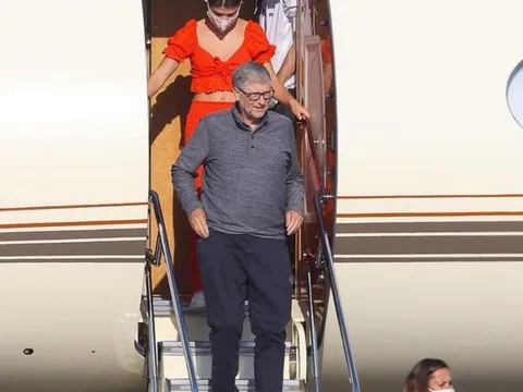 Chiếc chuyên cơ cùng tỷ phú Bill Gates chu du khắp thế giới
