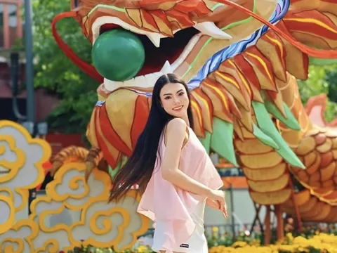 Sát lễ 30/4, tour xe buýt 2 tầng, tham quan UBND TP.HCM được săn đón