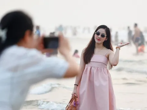 'Vỡ trận' biển Sầm Sơn