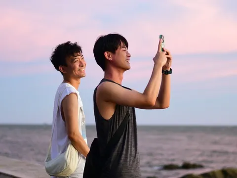 Xếp hàng 'săn' hoàng hôn tại Vũng Tàu dịp lễ