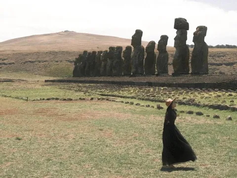 Tôi ngắm Moai khổng lồ tại hòn đảo bí ẩn nhất hành tinh