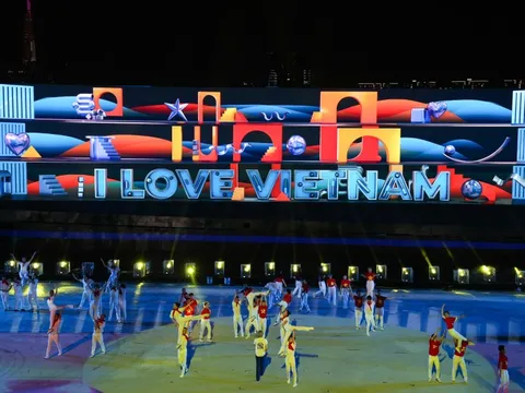 Di chuyển thế nào, gửi xe ở đâu khi xem Lễ hội Sông nước 2024?