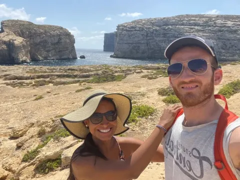 Du khách lấy được vợ nhờ chuyến xe buýt định mệnh