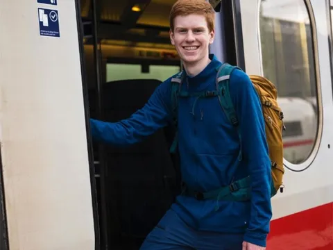 Sống trên tàu hỏa một năm để đi khắp nước Đức