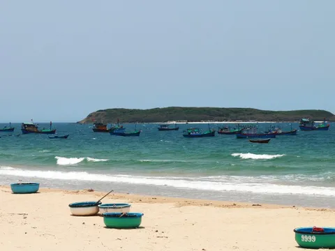Hoàng hôn trên đảo Hòn Chùa