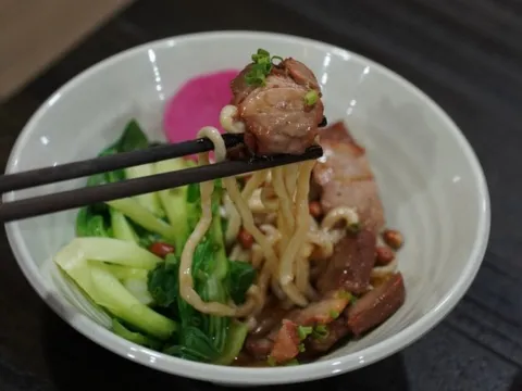 Tiệm mì bò của đầu bếp Đài Loan hút khách ở Sài Gòn