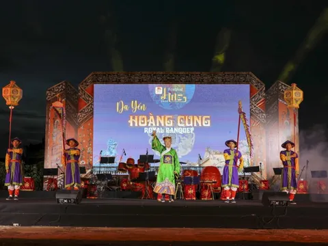 Thưởng thức dạ yến hoàng cung Huế