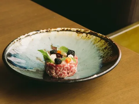 Gỏi bò vị phở trong nhà hàng Michelin ở Hà Nội