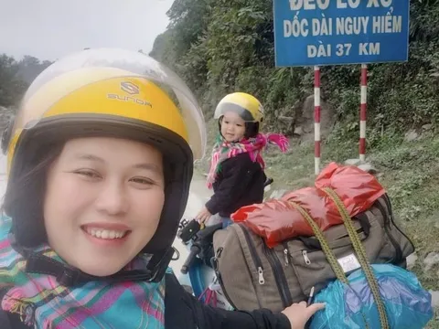 Người mẹ Dao đưa con 4 tuổi đi phượt khắp đất nước