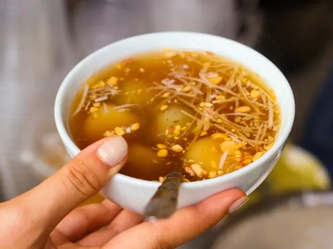 Sủi dìn - món ăn đường phố gốc Hoa trong food tour Hải Phòng