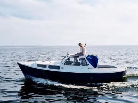 Cất điện thoại hoặc đi về khi đến hòn đảo ở Phần Lan