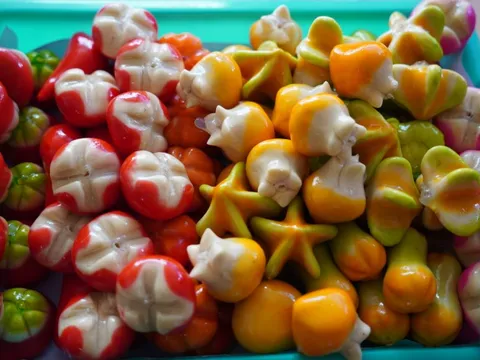 Tiệm 30 năm làm bánh 'quý tộc' ở Huế